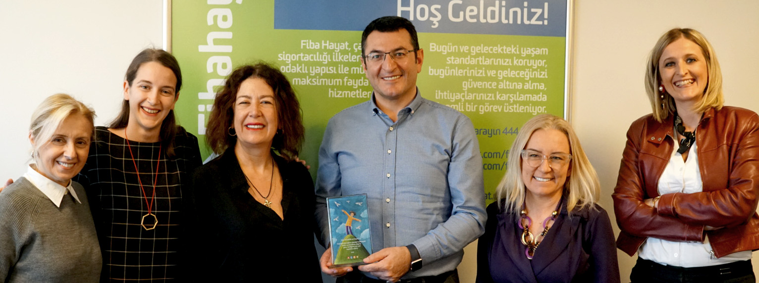 HDI Fibaemeklilik Hayat Sigortası Pembe Kurdele’ye AÇEV Ödül Verdi